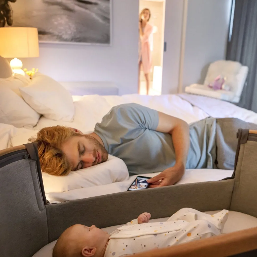 Maxi-Cosi Iora Co-Sleeping Crib (Essential Grey)